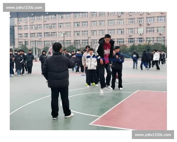 跳大绳比赛中的团队协作与个人努力交织展现的精彩瞬间 跳大绳比赛中的团队协作与个人努力交织展现的精彩瞬间